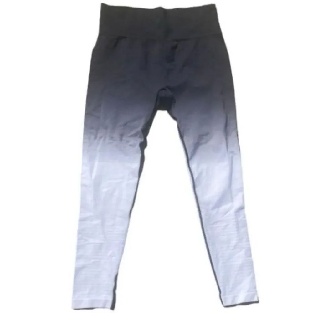 Zyia Active Women's Black White Ombre Capri Leggings Size Medium